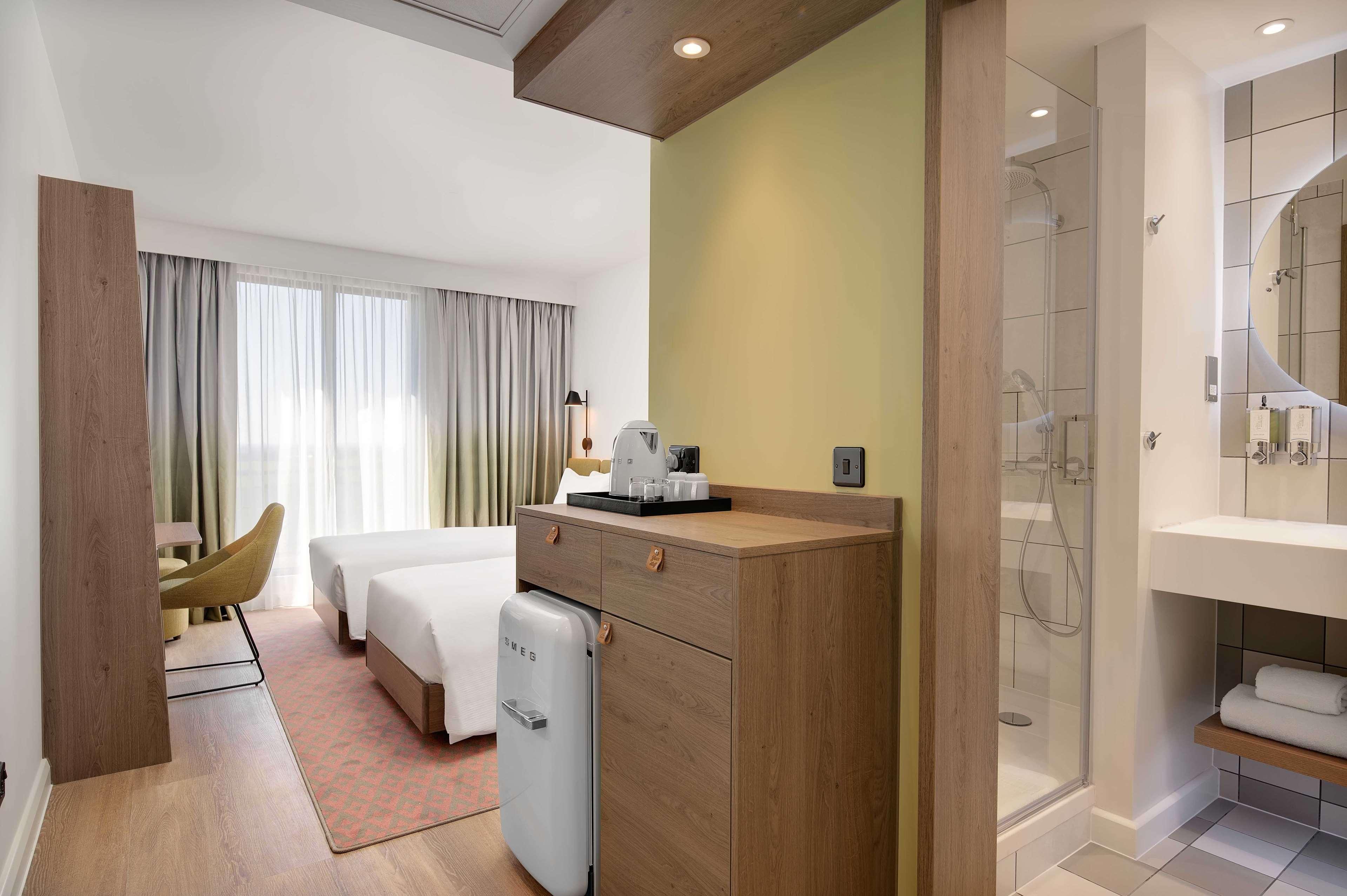 Hampton By Hilton High Wycombe Hotel Ngoại thất bức ảnh