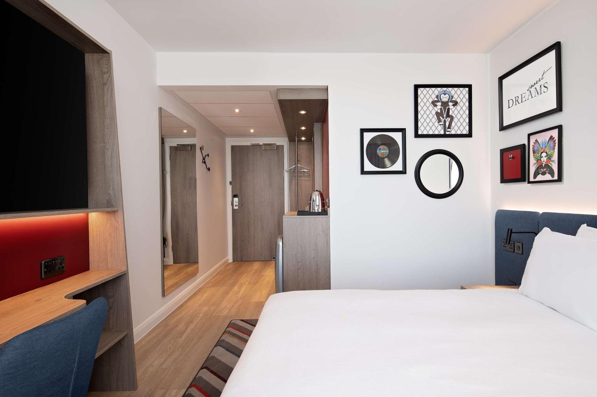Hampton By Hilton High Wycombe Hotel Ngoại thất bức ảnh