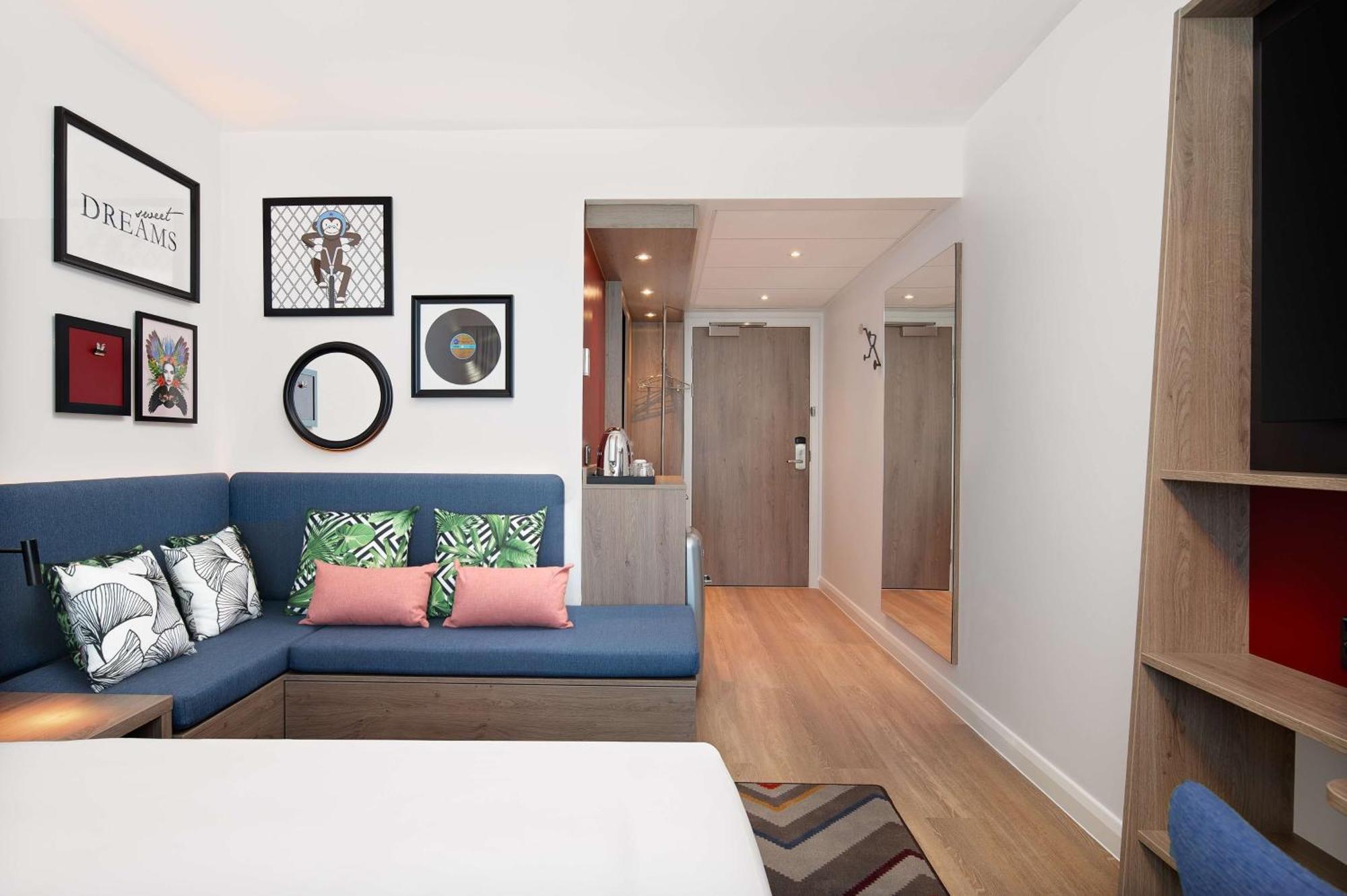 Hampton By Hilton High Wycombe Hotel Ngoại thất bức ảnh