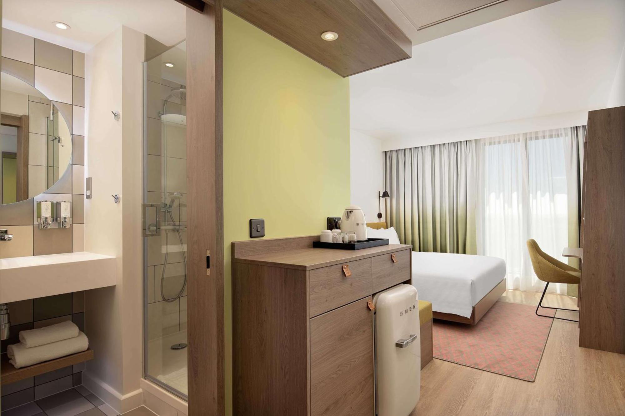 Hampton By Hilton High Wycombe Hotel Ngoại thất bức ảnh