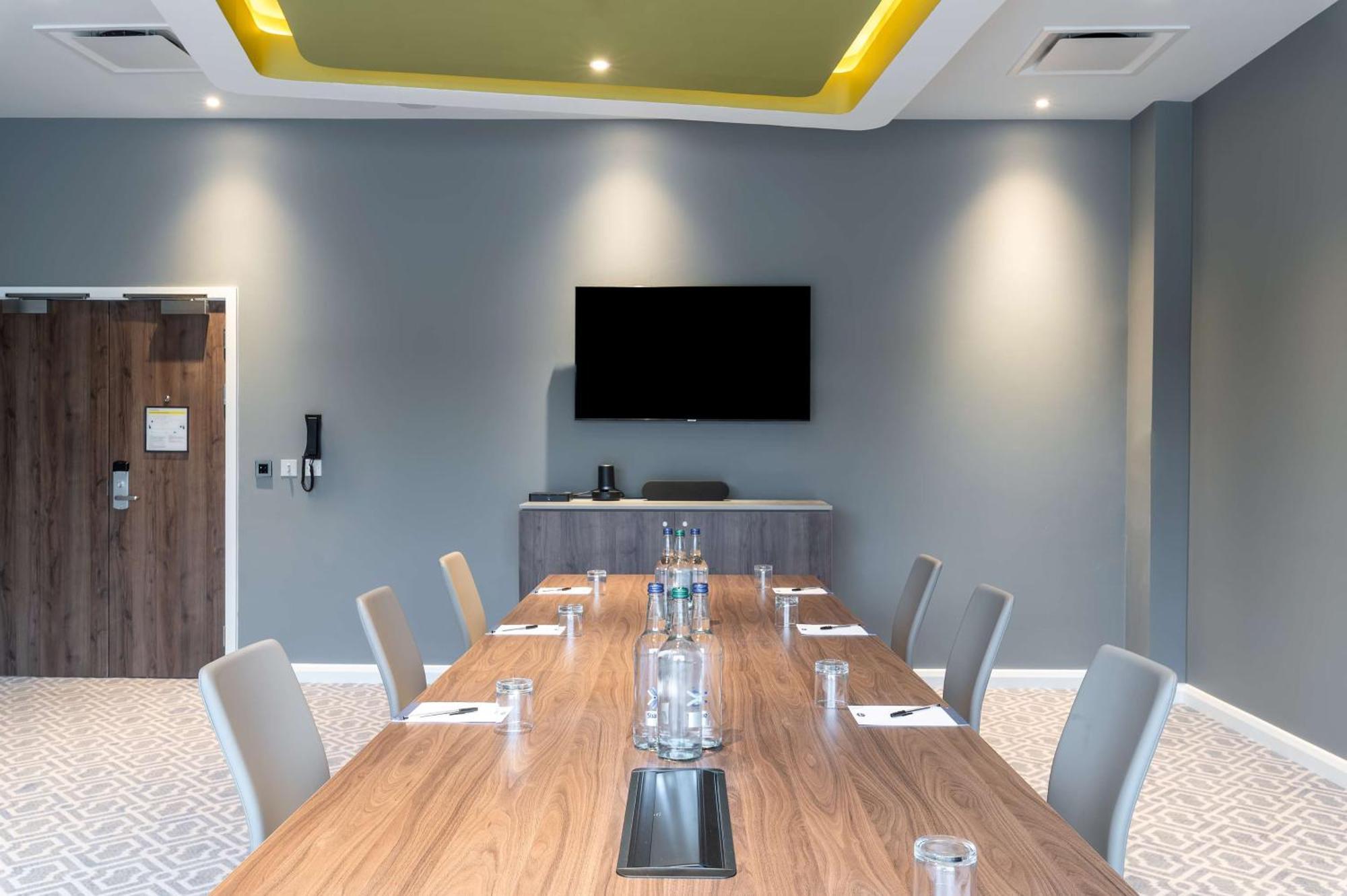 Hampton By Hilton High Wycombe Hotel Ngoại thất bức ảnh