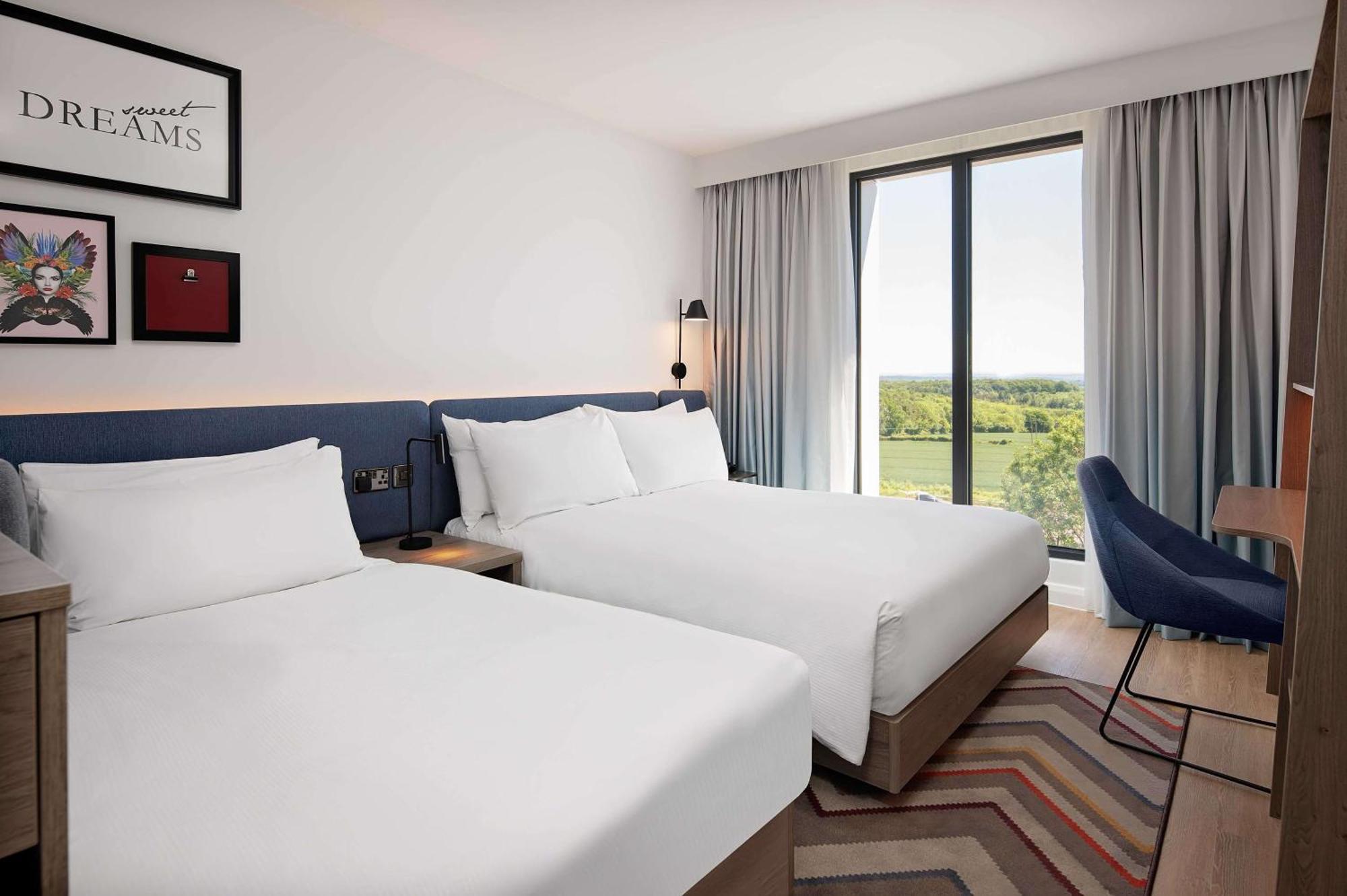 Hampton By Hilton High Wycombe Hotel Ngoại thất bức ảnh
