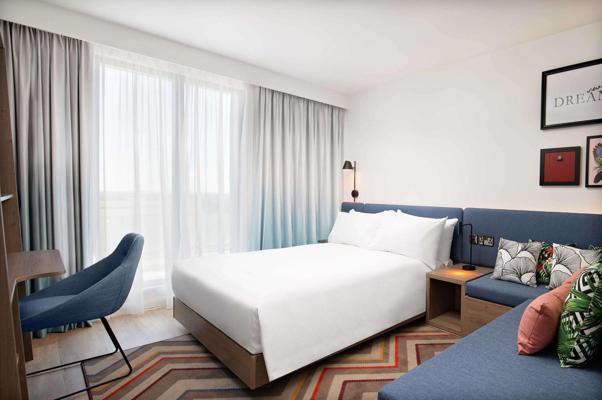 Hampton By Hilton High Wycombe Hotel Ngoại thất bức ảnh