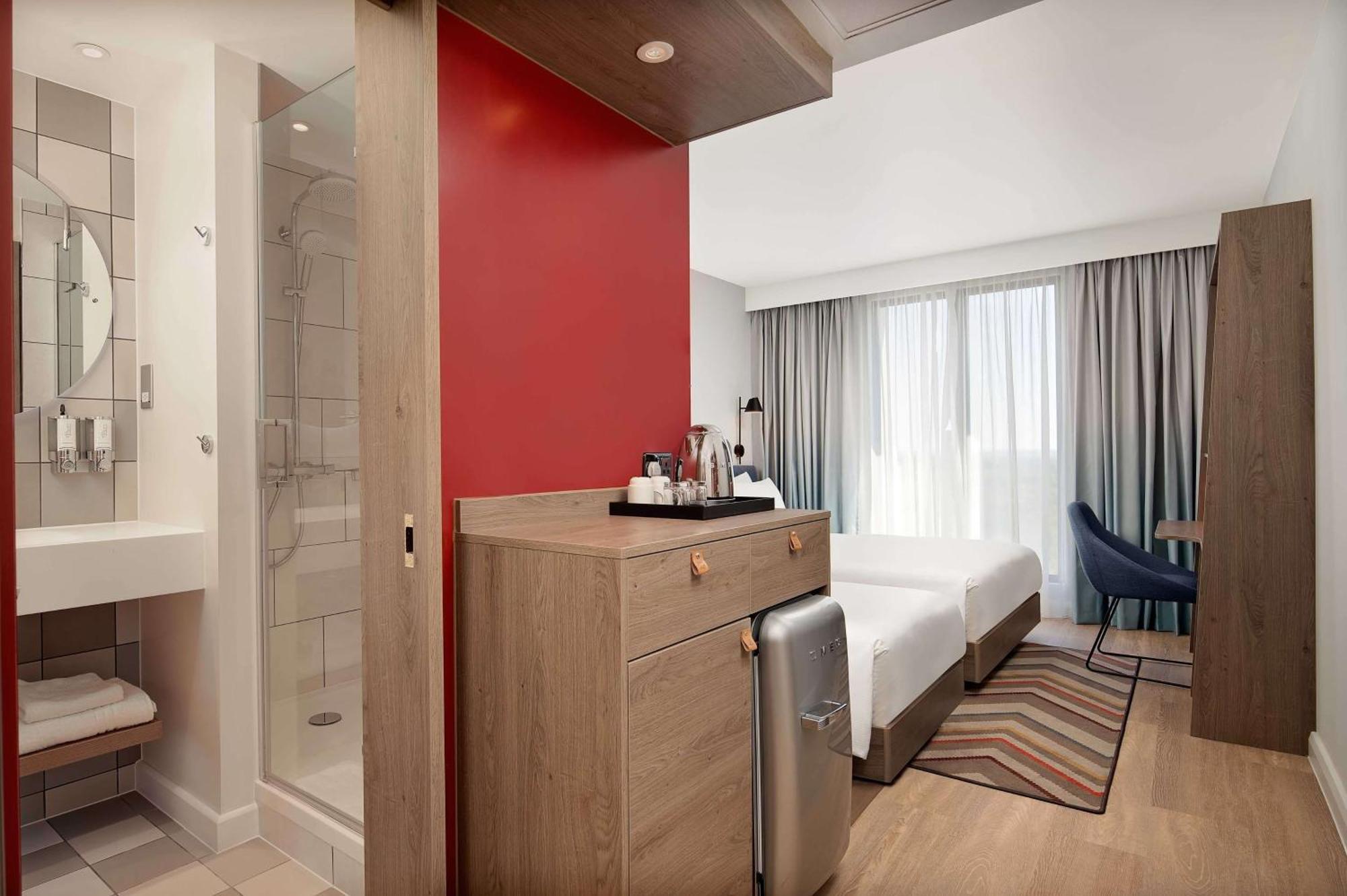 Hampton By Hilton High Wycombe Hotel Ngoại thất bức ảnh