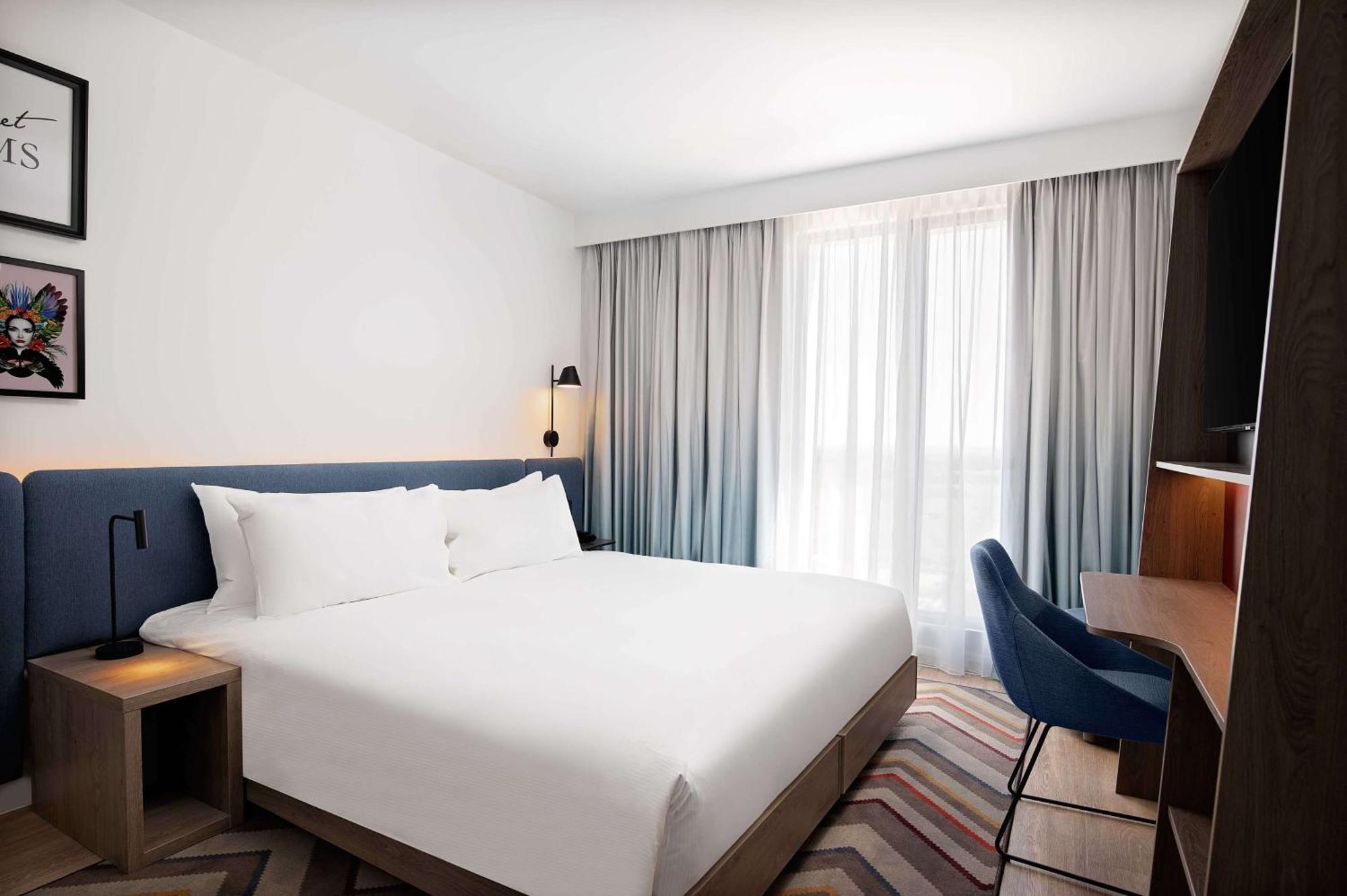 Hampton By Hilton High Wycombe Hotel Ngoại thất bức ảnh