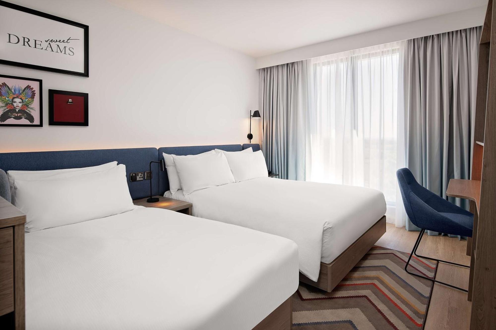 Hampton By Hilton High Wycombe Hotel Ngoại thất bức ảnh