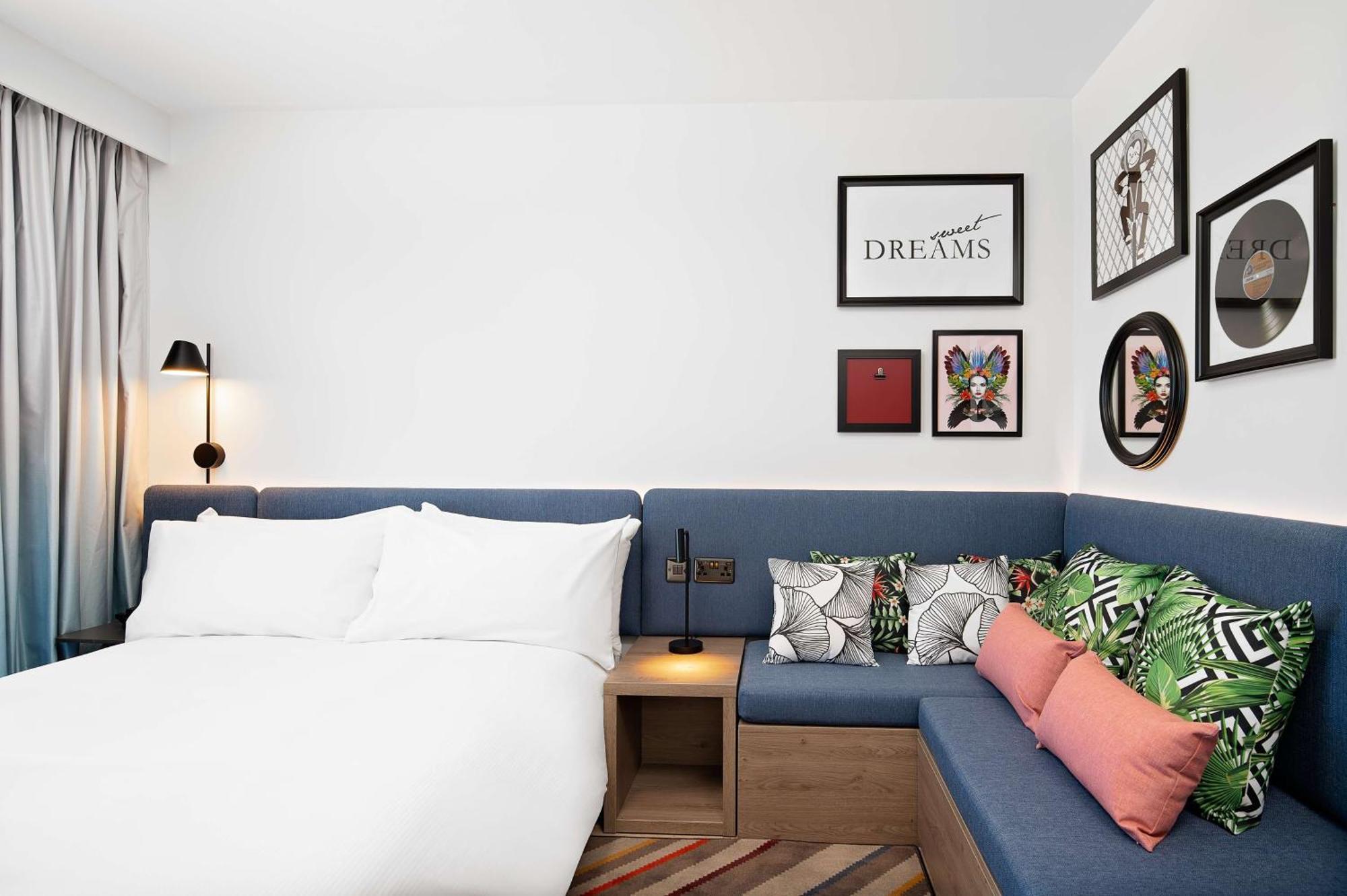 Hampton By Hilton High Wycombe Hotel Ngoại thất bức ảnh