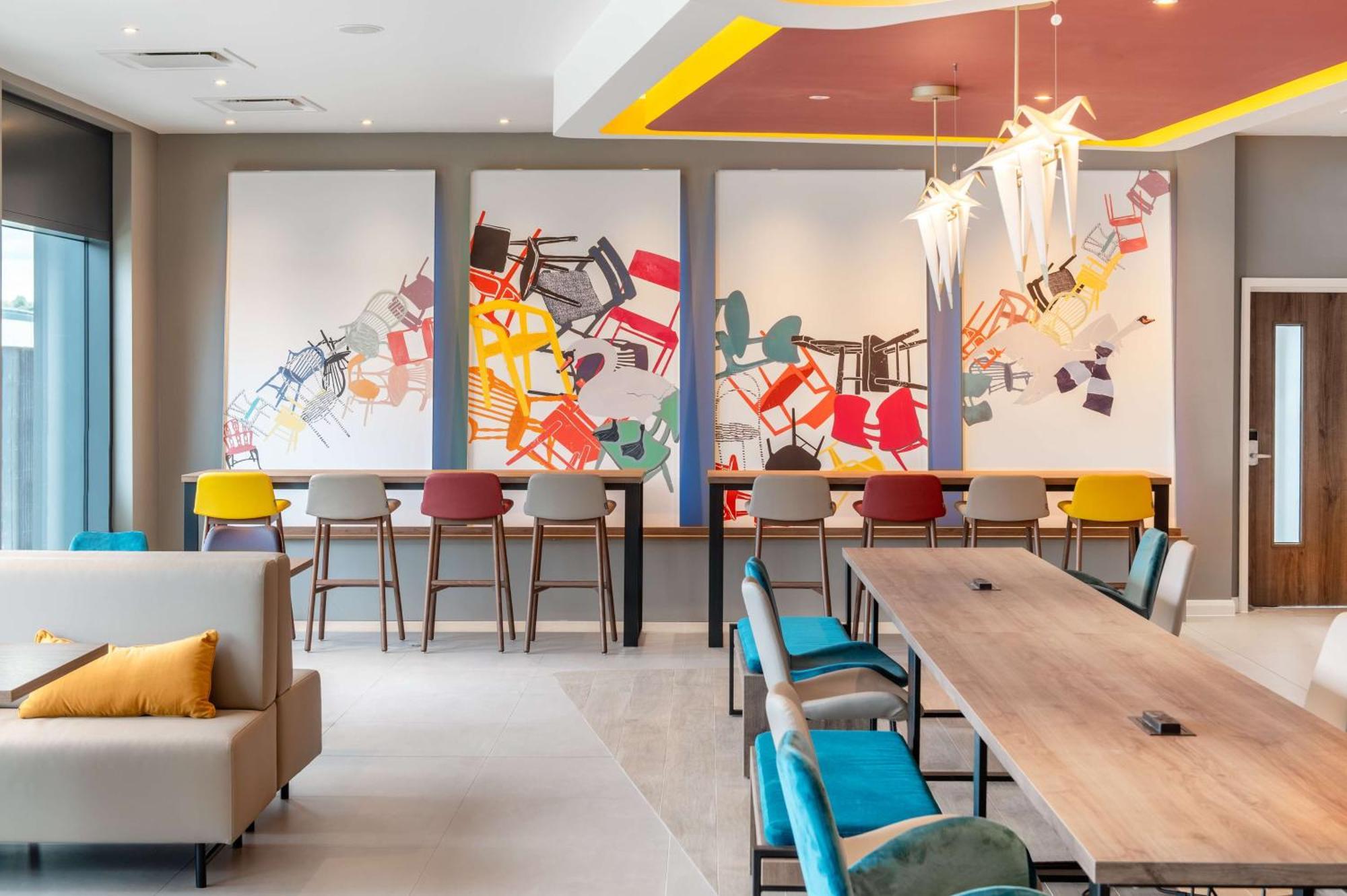 Hampton By Hilton High Wycombe Hotel Ngoại thất bức ảnh